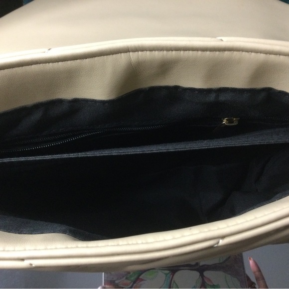 SOLD -Very Cute Quilted Purse. Crossbody or Shoulder. Great for work or weekend. - Picture 4 of 6